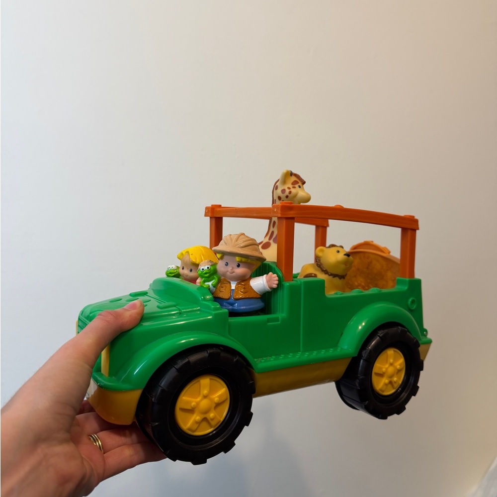 Fisher-Price Little People Safari Play Jeep & Figurines